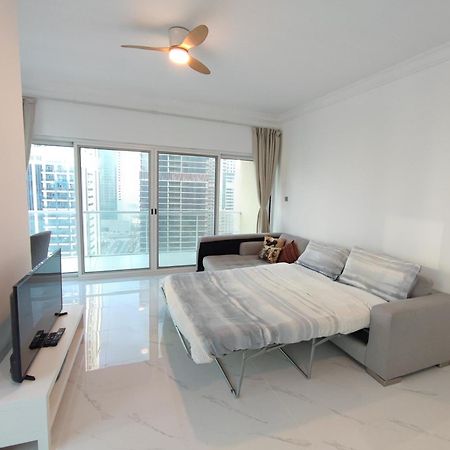 One Bedroom Apartment With Pool & Gym Near Marina Dubái Exterior foto