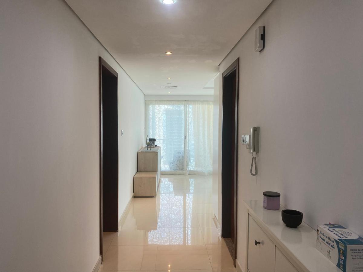 One Bedroom Apartment With Pool & Gym Near Marina Dubái Exterior foto