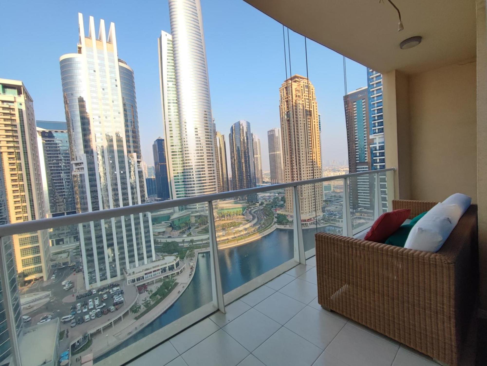 One Bedroom Apartment With Pool & Gym Near Marina Dubái Exterior foto