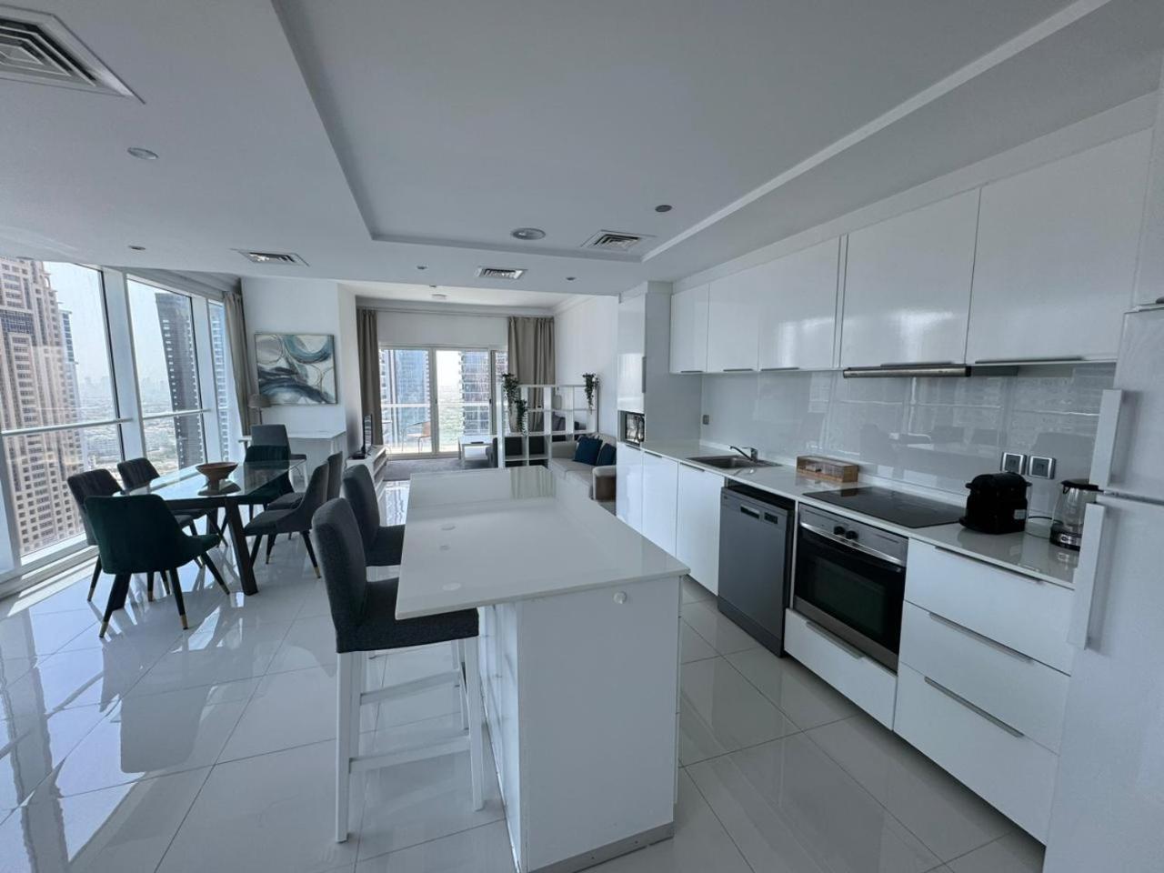 One Bedroom Apartment With Pool & Gym Near Marina Dubái Exterior foto